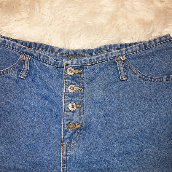 No excuses | Button Shorts - Picture 2 of 4